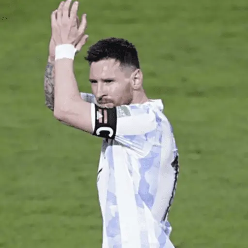 Messi Applauding